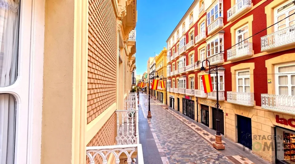 Cinco balcones sobre Santa Florentina en Casco Historico — foto 12