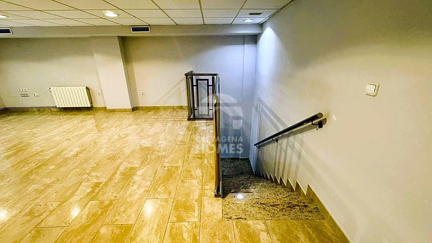 Excelente Local En 2 Plantas En Pleno Centro! en Casco Historico — foto 8