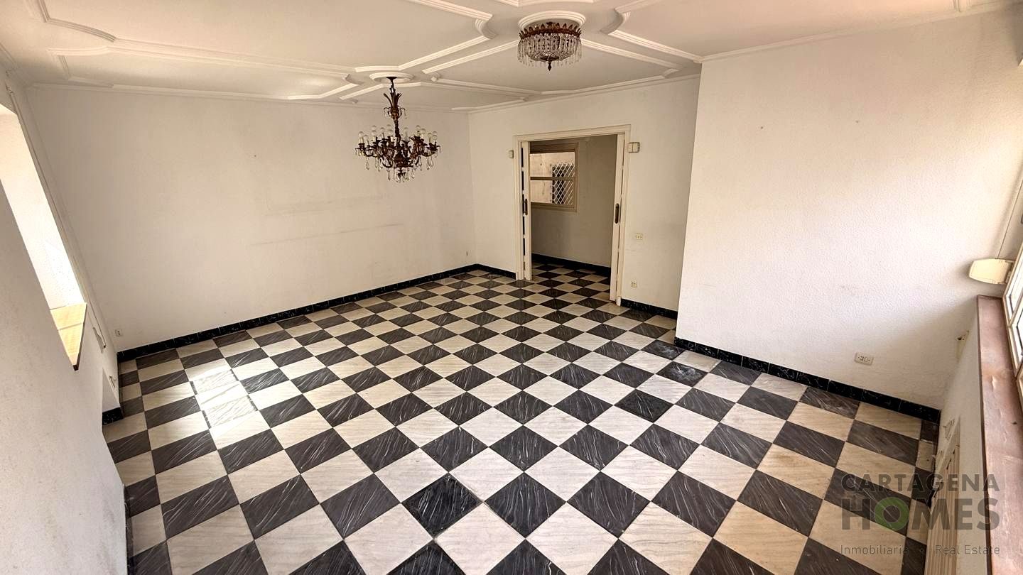 Gran Piso En Plaza Risueño en Casco Historico — foto 8
