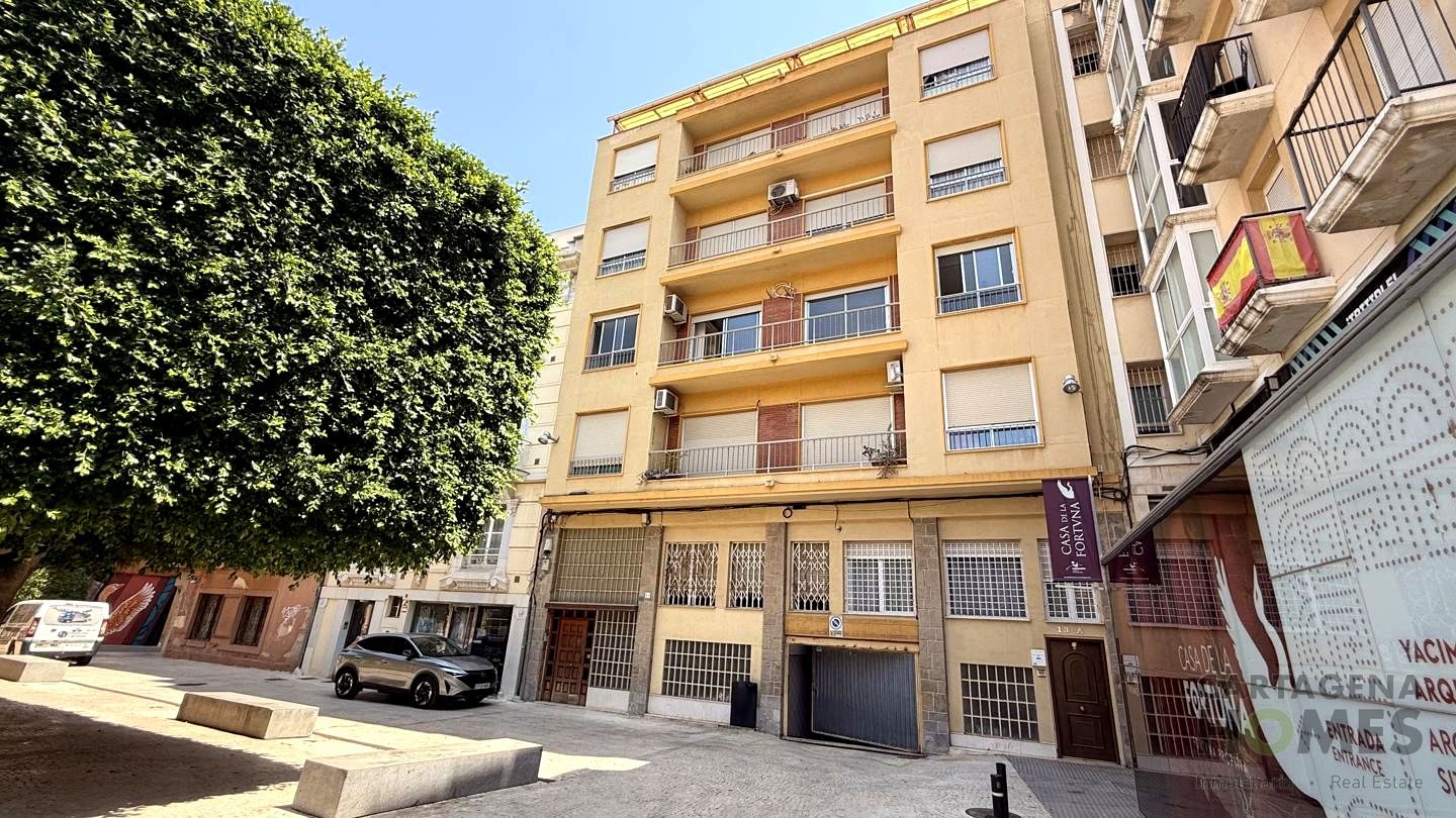 Gran Piso En Plaza Risueño en Casco Historico — foto 2