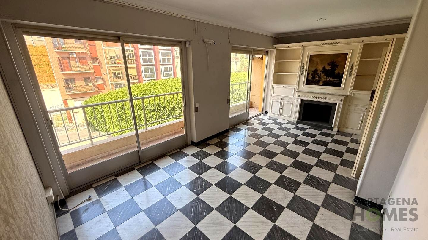 Gran Piso En Plaza Risueño en Casco Historico — foto 7